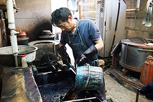 備後節織,備後絣,藍染,柿渋染,墨染,木綿生地,絣,先染め,広島,絣