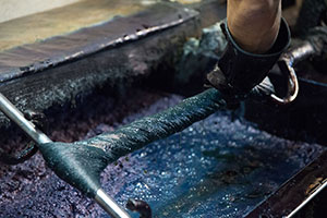 備後節織,備後絣,藍染,柿渋染,墨染,木綿生地,絣,先染め,広島,絣