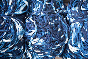 備後節織,備後絣,藍染,柿渋染,墨染,木綿生地,絣,先染め,広島,絣